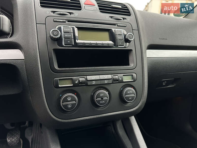 Хэтчбек Volkswagen Golf 2008 в Виннице
