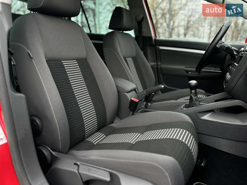 Хэтчбек Volkswagen Golf 2008 в Виннице