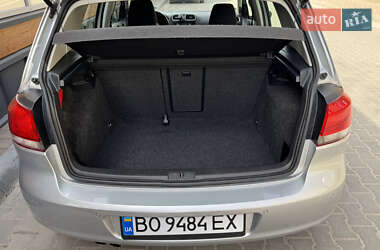 Хэтчбек Volkswagen Golf 2009 в 