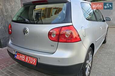 Хетчбек Volkswagen Golf 2006 в 