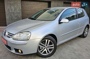 Хетчбек Volkswagen Golf 2006 в 