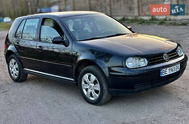 Хэтчбек Volkswagen Golf 1999 в 