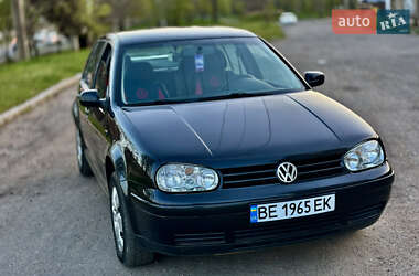 Хэтчбек Volkswagen Golf 1999 в 