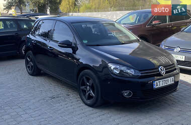 Хэтчбек Volkswagen Golf 2010 в 
