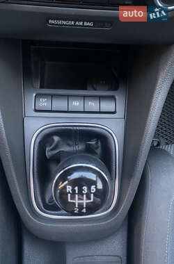 Хэтчбек Volkswagen Golf 2010 в 
