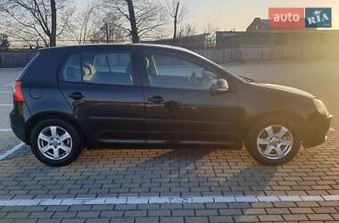 Хетчбек Volkswagen Golf 2004 в 