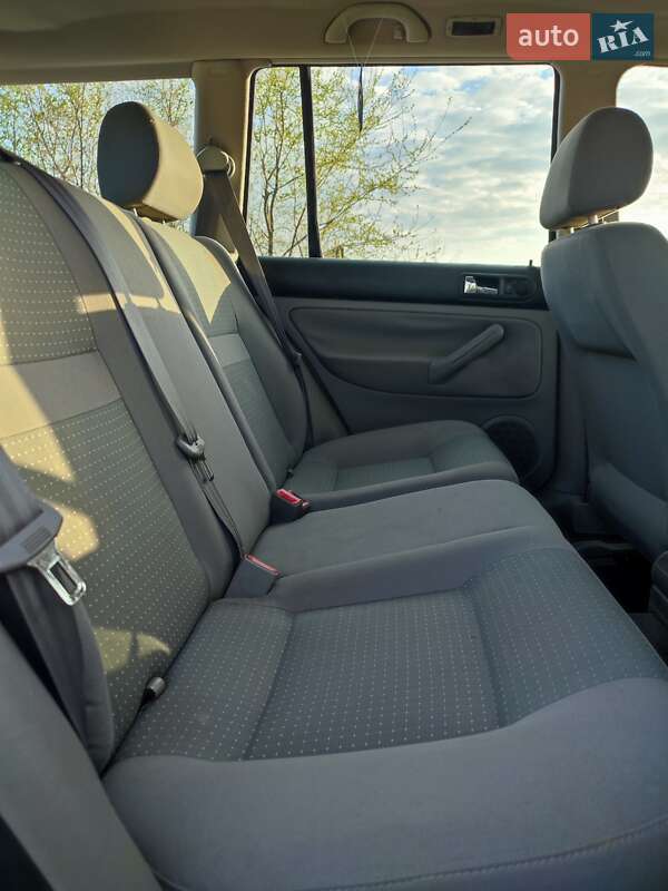 Універсал Volkswagen Golf 2004 в Запоріжжі