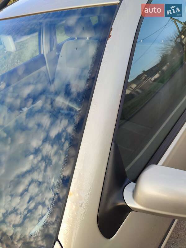 Універсал Volkswagen Golf 2004 в Запоріжжі