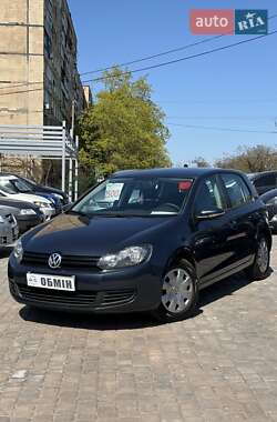 Хэтчбек Volkswagen Golf 2010 в 