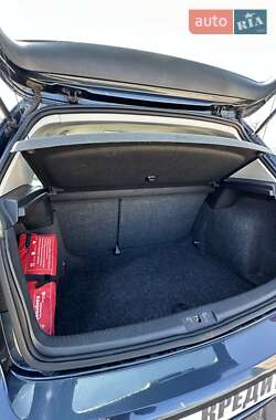 Хэтчбек Volkswagen Golf 2010 в 
