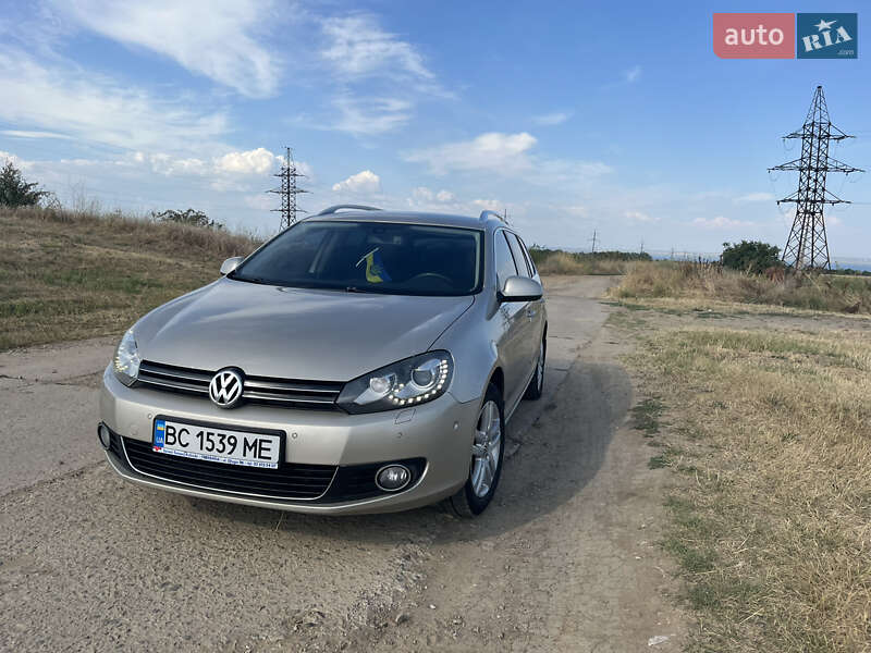 Универсал Volkswagen Golf 2012 в Староказачьем