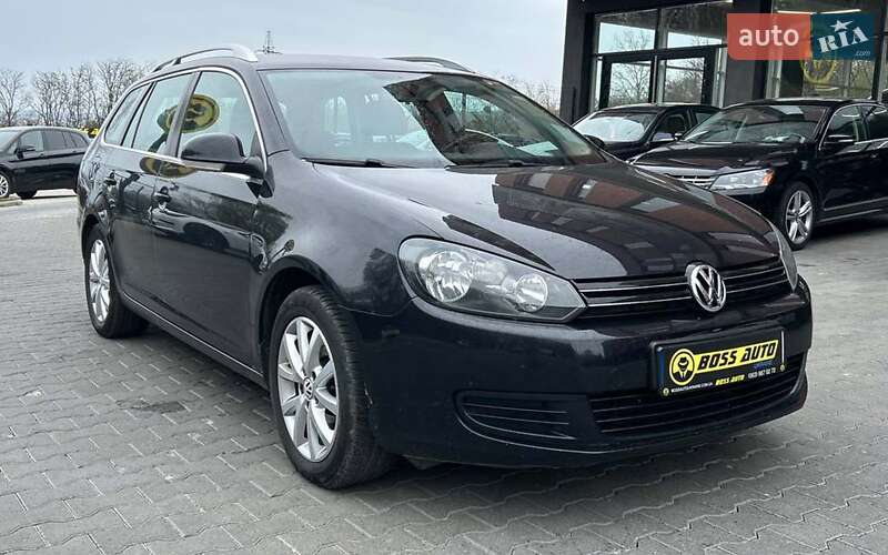 Універсал Volkswagen Golf 2010 в 
