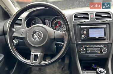 Універсал Volkswagen Golf 2010 в 