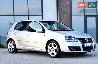 Хэтчбек Volkswagen Golf 2008 в 
