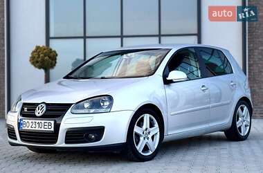 Хэтчбек Volkswagen Golf 2008 в 