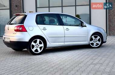 Хэтчбек Volkswagen Golf 2008 в 