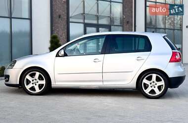 Хэтчбек Volkswagen Golf 2008 в 