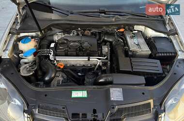 Хэтчбек Volkswagen Golf 2008 в 
