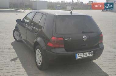 Хетчбек Volkswagen Golf 2002 в 