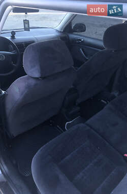 Универсал Volkswagen Golf 2002 в 