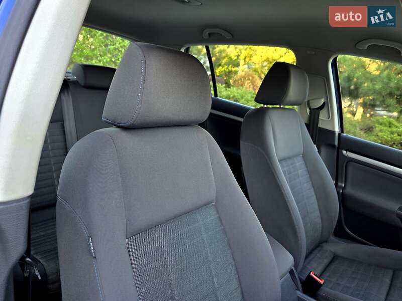 Хэтчбек Volkswagen Golf 2008 в Полтаве