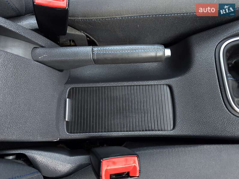 Хэтчбек Volkswagen Golf 2008 в Полтаве