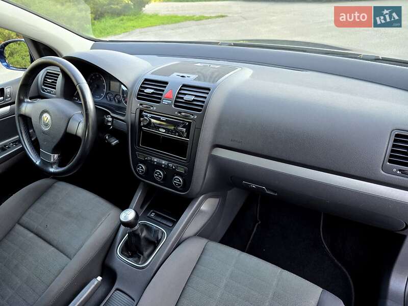 Хэтчбек Volkswagen Golf 2008 в Полтаве