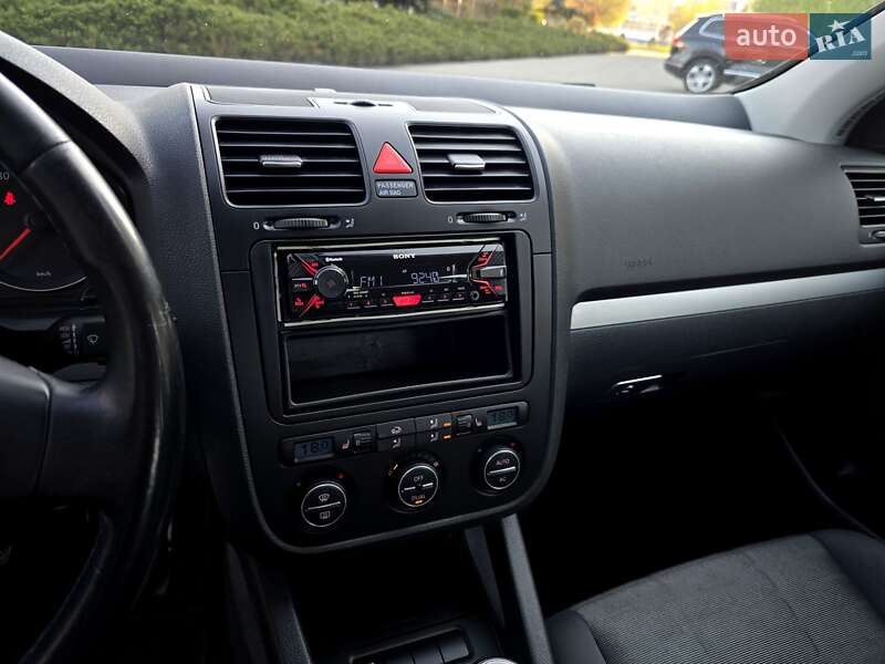 Хэтчбек Volkswagen Golf 2008 в Полтаве