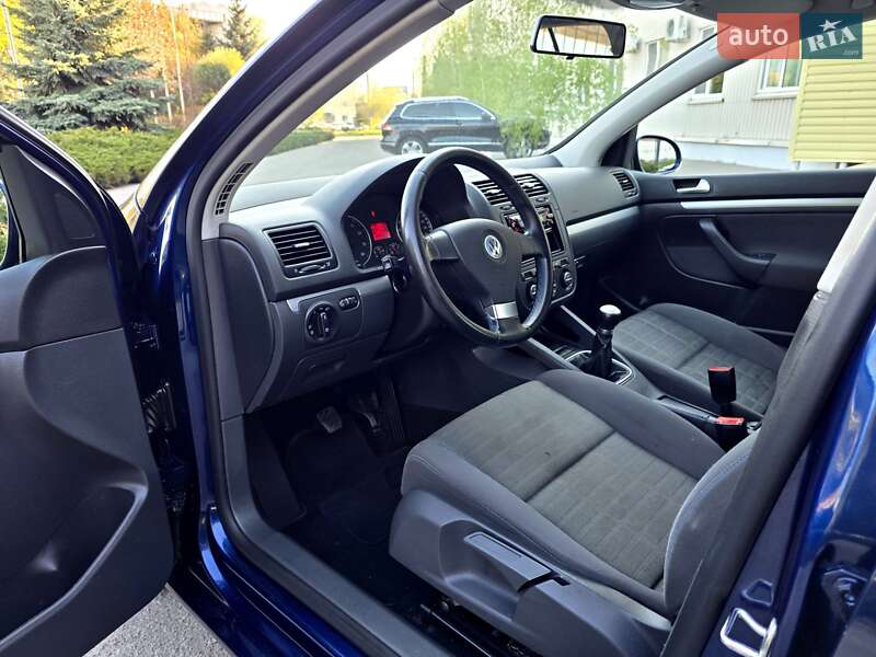 Хэтчбек Volkswagen Golf 2008 в Полтаве