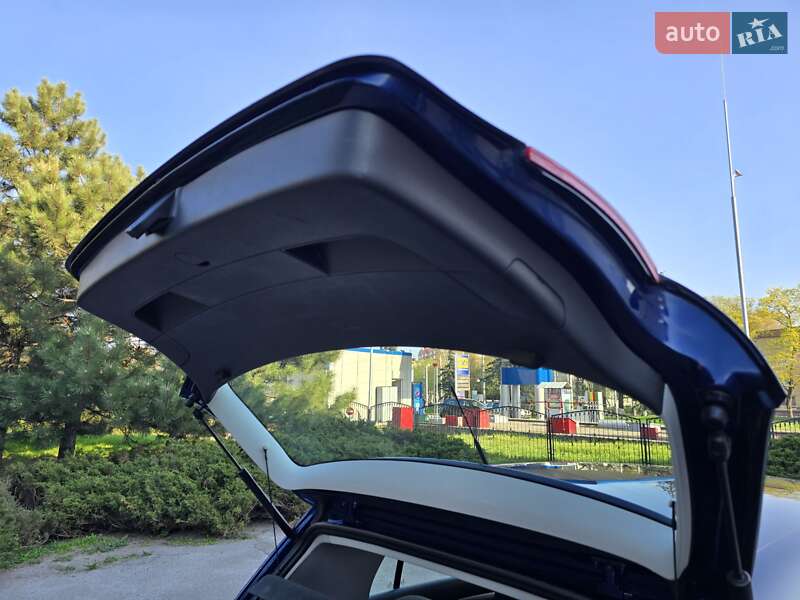 Хэтчбек Volkswagen Golf 2008 в Полтаве