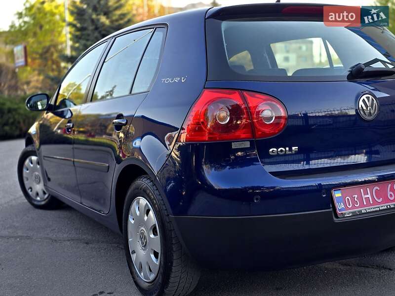 Хэтчбек Volkswagen Golf 2008 в Полтаве