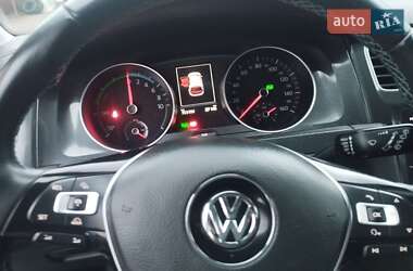 Хэтчбек Volkswagen Golf 2018 в 