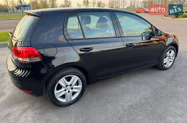 Хетчбек Volkswagen Golf 2009 в 