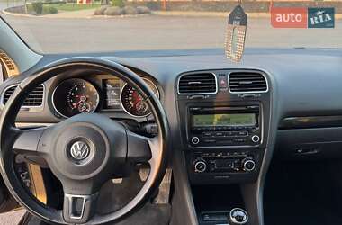 Хетчбек Volkswagen Golf 2009 в 