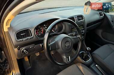 Хетчбек Volkswagen Golf 2009 в 