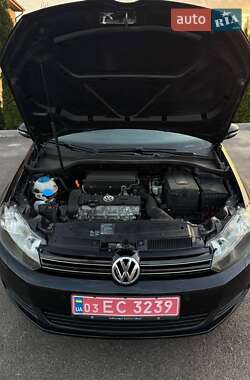 Хетчбек Volkswagen Golf 2009 в 