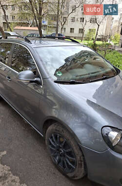 Универсал Volkswagen Golf 2010 в 