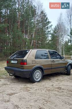 Хэтчбек Volkswagen Golf 1986 в 