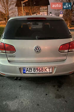 Хэтчбек Volkswagen Golf 2012 в 