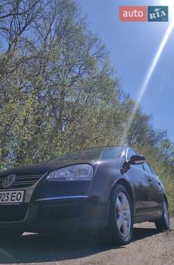 Универсал Volkswagen Golf 2009 в 