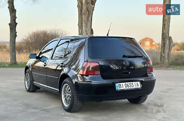 Хетчбек Volkswagen Golf 2001 в 