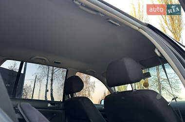 Хетчбек Volkswagen Golf 2001 в 