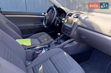 Хэтчбек Volkswagen Golf 2006 в 
