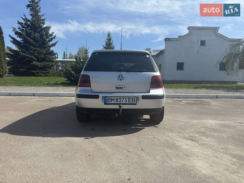 Хетчбек Volkswagen Golf 2001 в Новгород-Сіверському