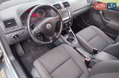 Хетчбек Volkswagen Golf 2007 в 