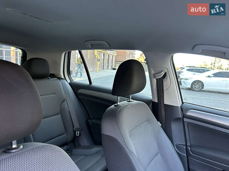 Хетчбек Volkswagen Golf 2016 в Полтаві