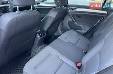 Хэтчбек Volkswagen Golf 2016 в 