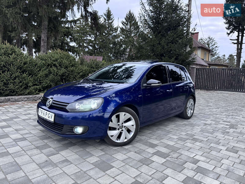 Хэтчбек Volkswagen Golf 2012 в Киеве
