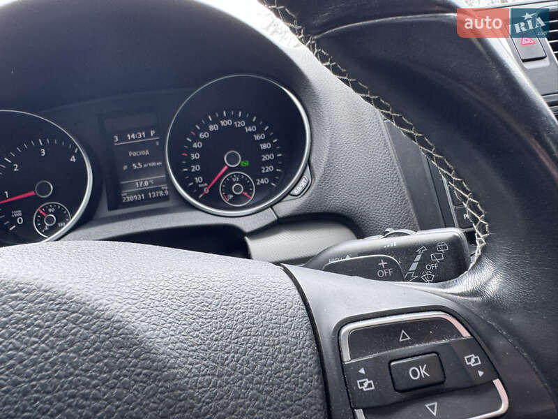 Хэтчбек Volkswagen Golf 2012 в Киеве