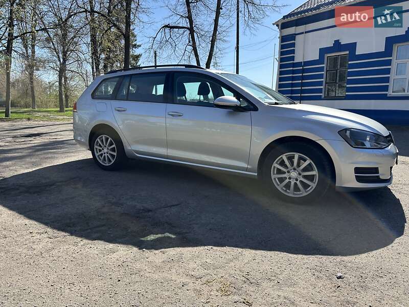 Універсал Volkswagen Golf 2015 в Лебедині